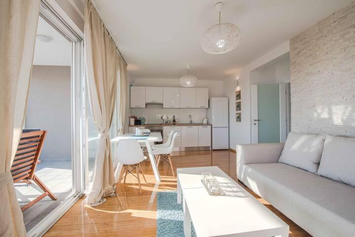 Blue Sky, Modern Sea View Apartment Novalja Exterior photo